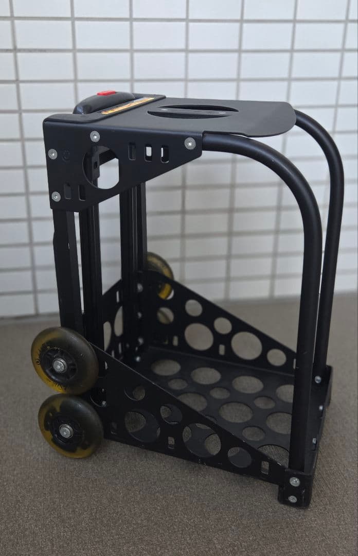 ZUCA 座れるキャリーカート