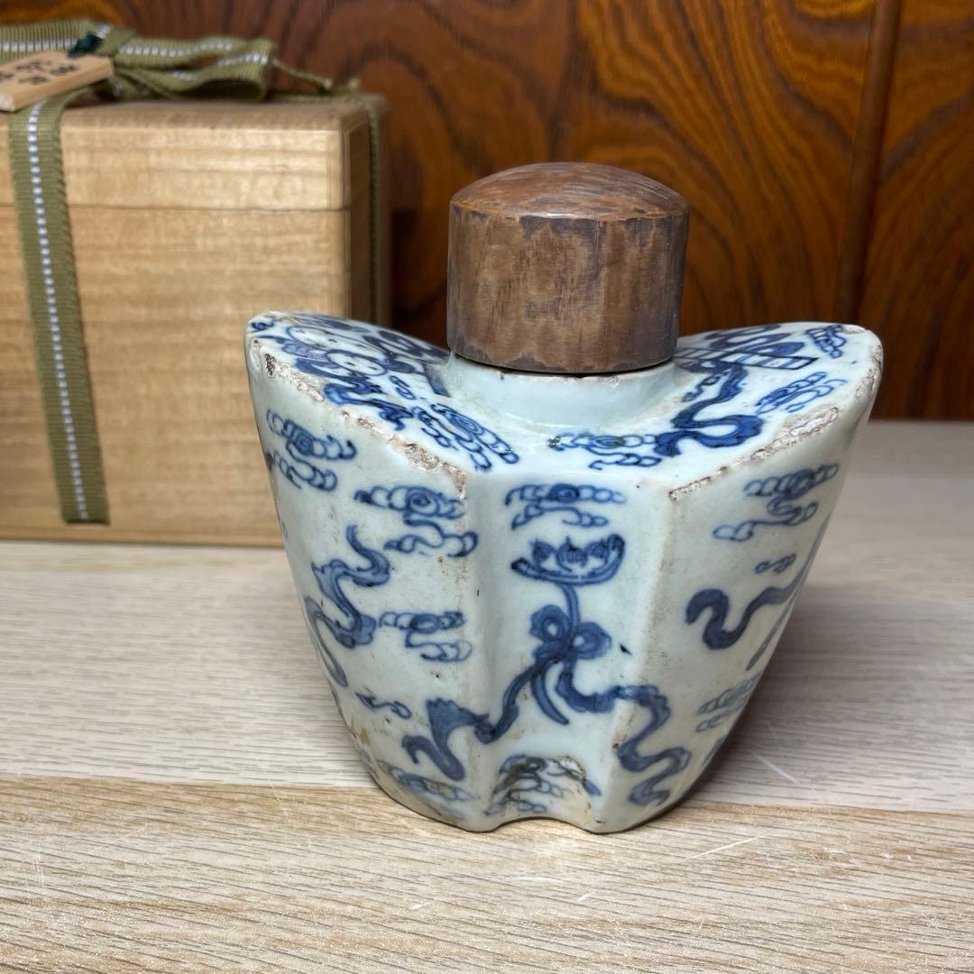 古染付分銅型茶壷　箱付