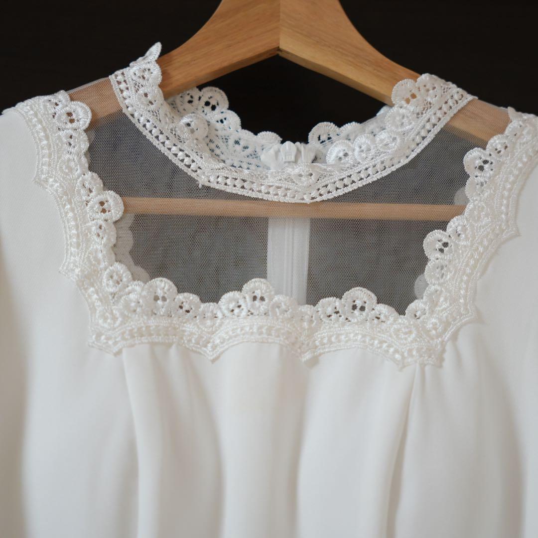 レトロ風ウェディングドレス(袖あり)