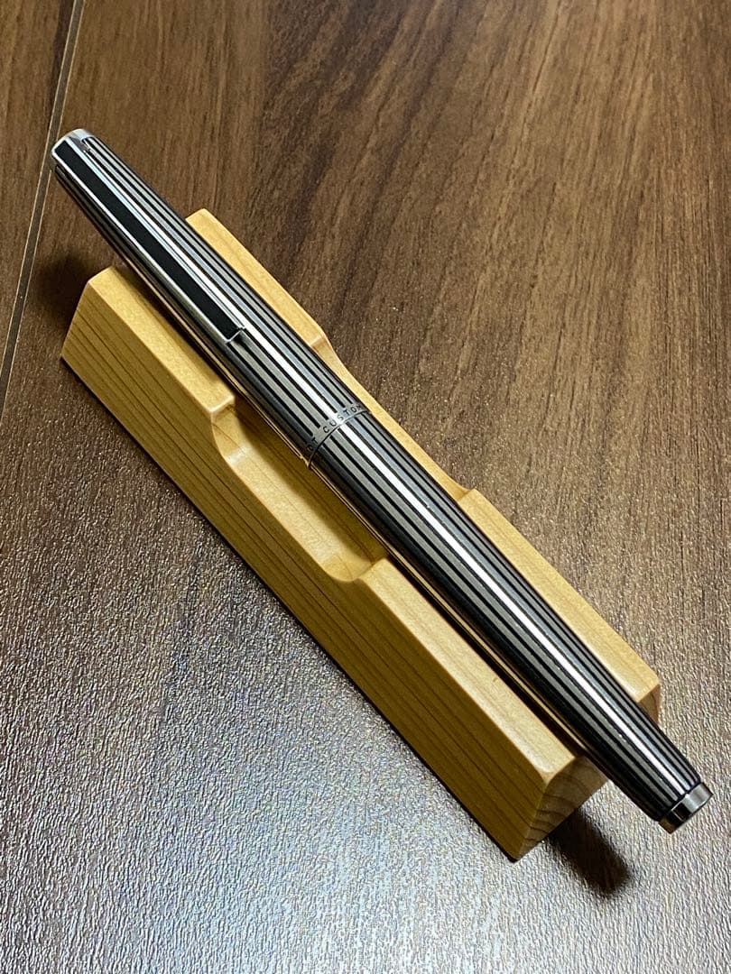 d*3様 パイロット pilot custom ストライプ蝕刻 万年筆 18K-