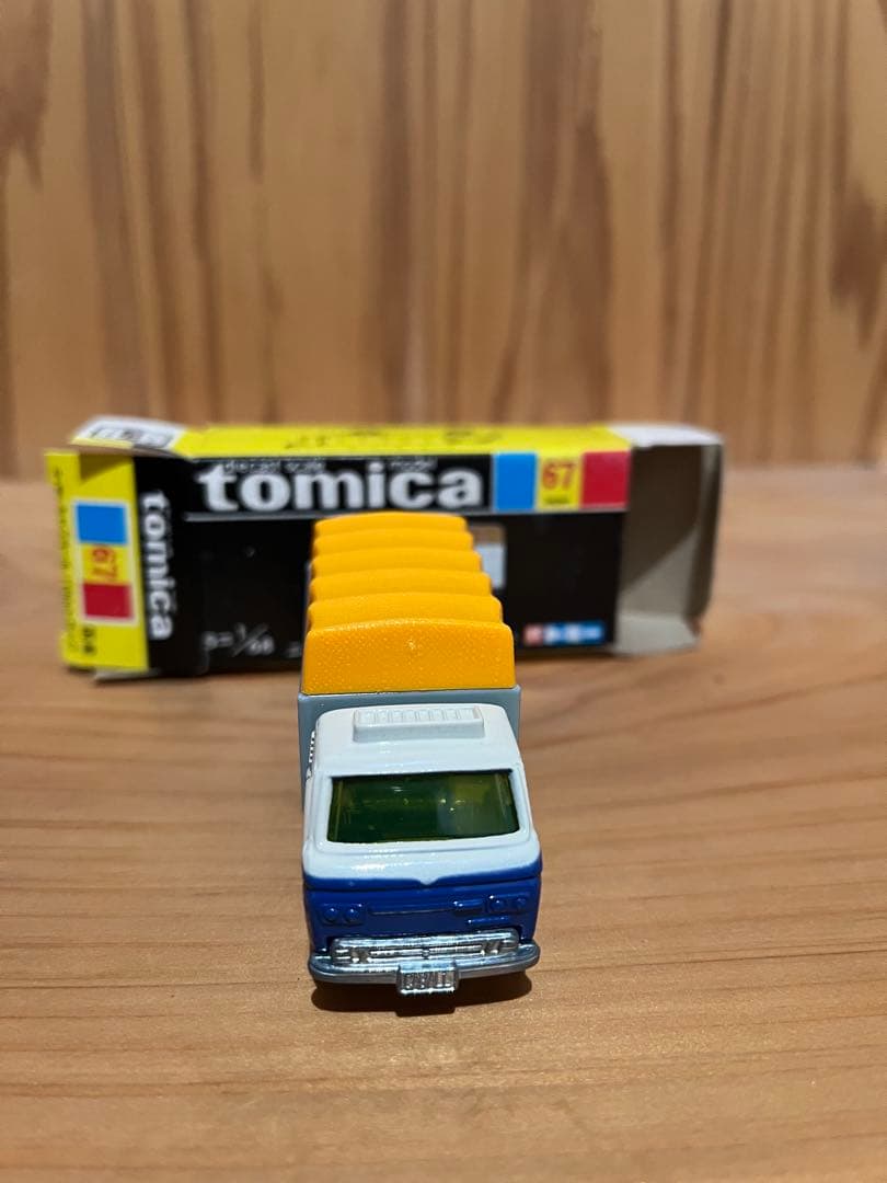 黒箱トミカ 67 ニッサンキャブオールパネルトラック