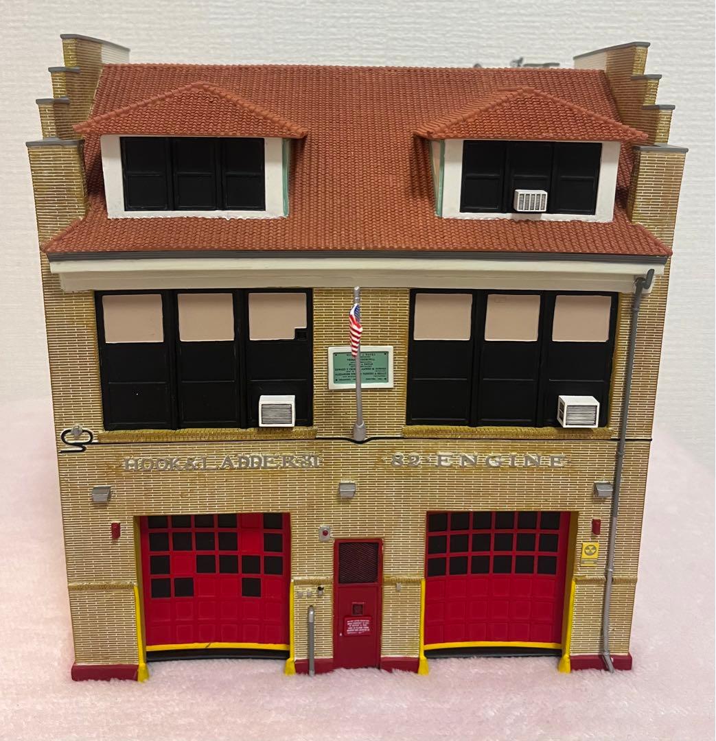 コード3 CODE 3 Firehouse 消防署 ジオラマ　完成品　1/64