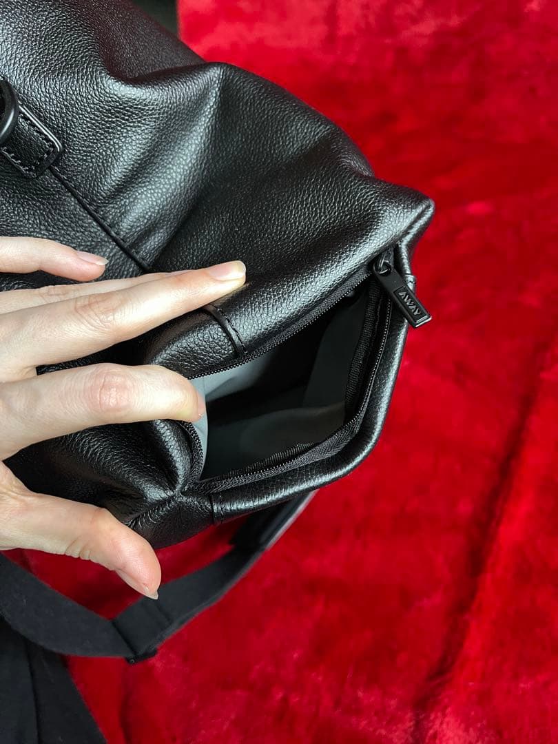 Away レザーダッフルバッグ