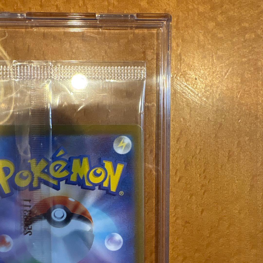 ビクティニ BWR 超美品　即日発送⭐️