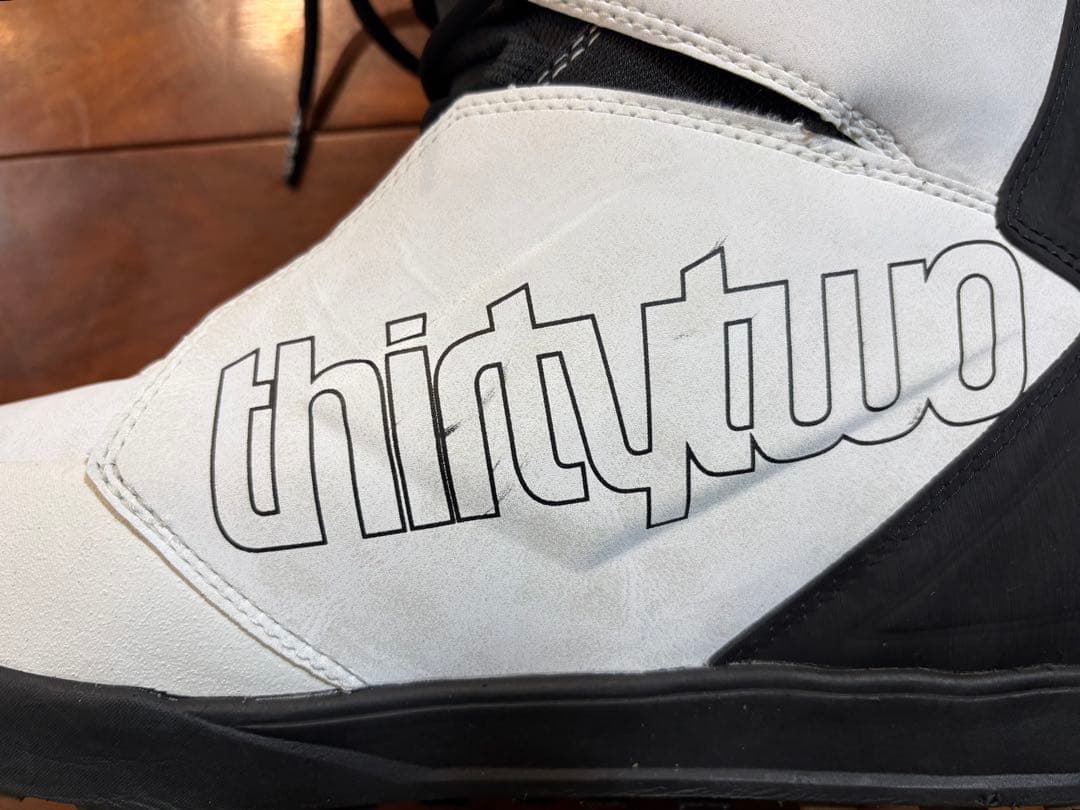 thirtytwo Lashed スノーボードブーツ　/バートン　ディーラックス