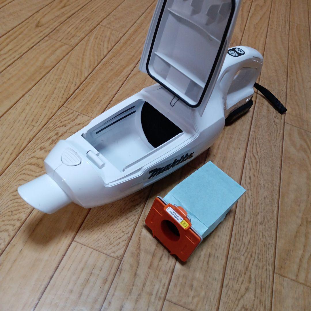 マキタ10.8V充電式クリーナCL107FD純正バッテリー、充電器、サイクロン付