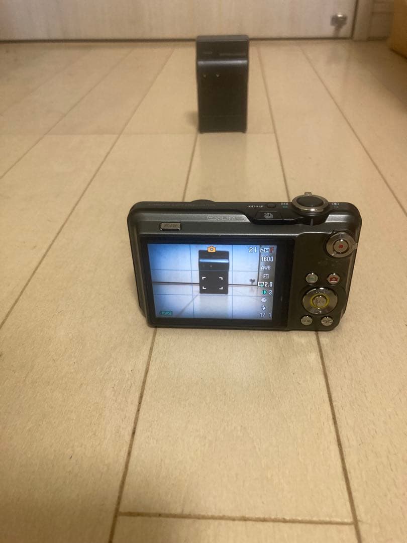 EXILIM EX-FC100 コンパクトデジタルカメラ　動作確認済み