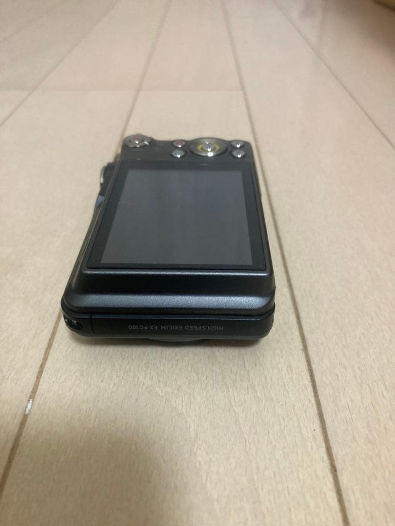 EXILIM EX-FC100 コンパクトデジタルカメラ　動作確認済み