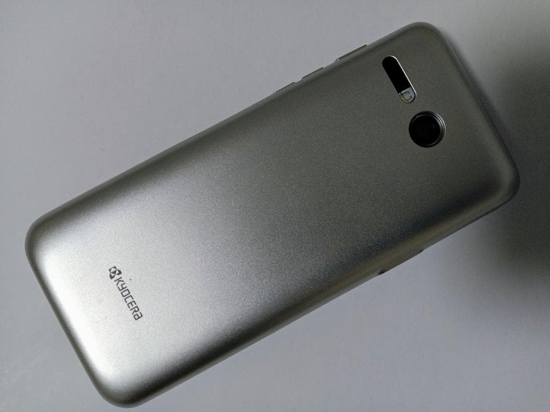 ☆ au かんたんケータイ ライト KYF43 シャンパンゴールド