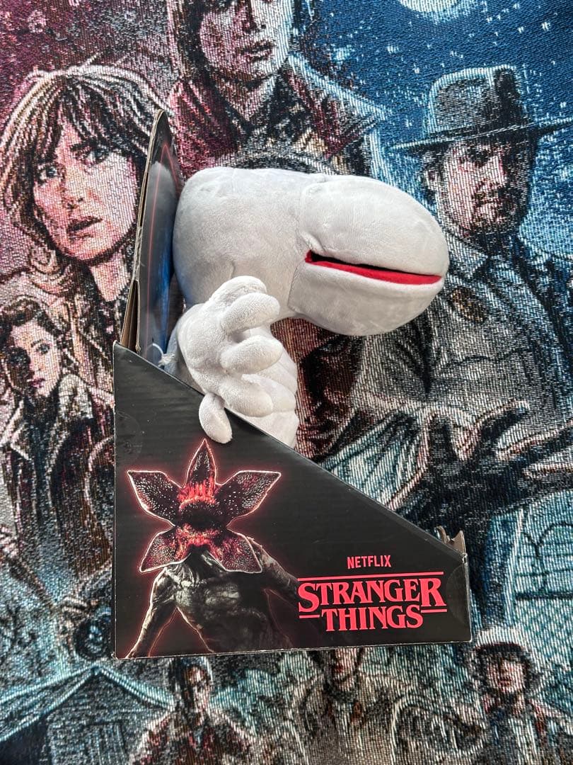 ストレンジャーシングス デモゴルゴンぬいぐるみ　カード型キーホルダーセット