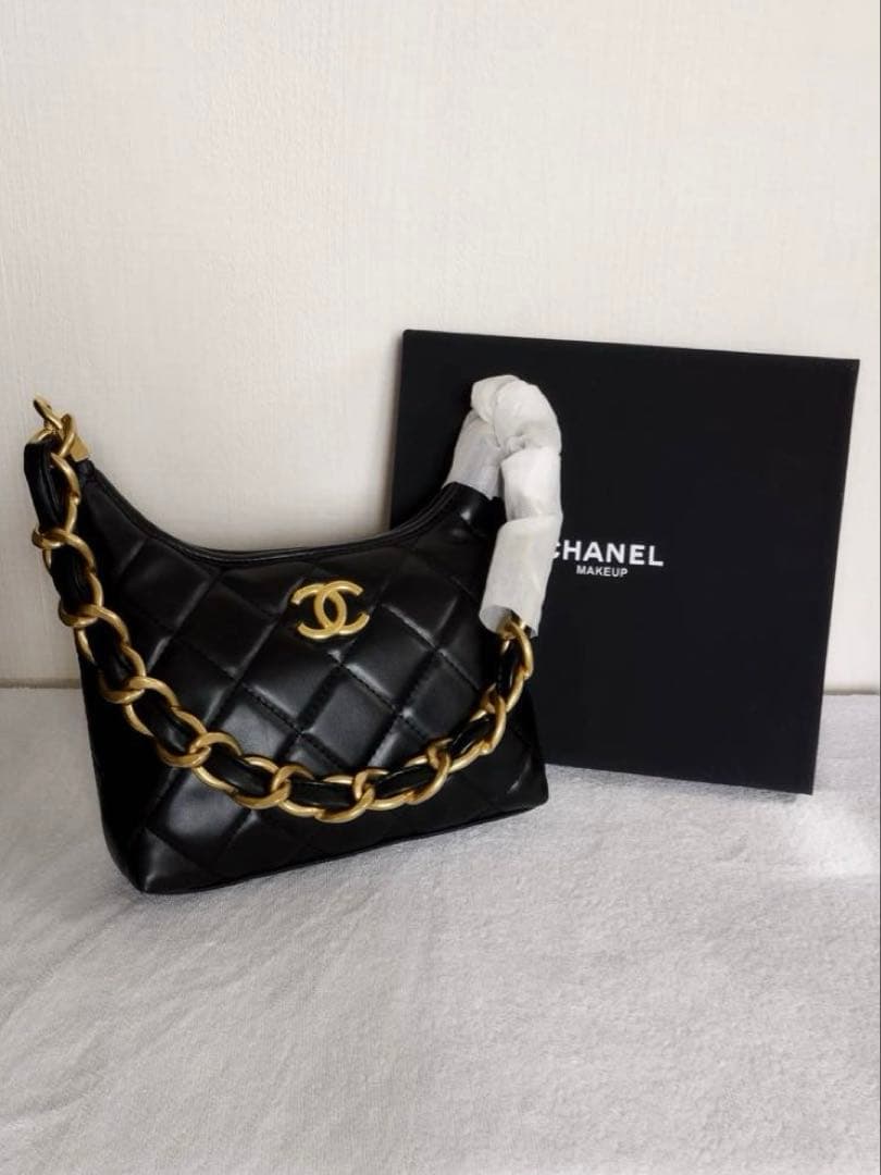 わ*ん様 CHANEL ブラック レザー ショルダーバッグ