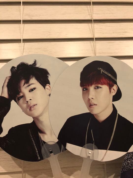 【値下げ】BTS WAKEUP 公式 うちわ