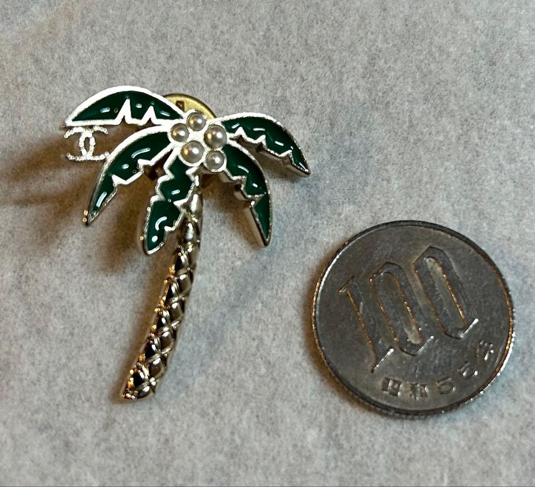 CHANELシャネル　ピンバッジ　ブローチ　ヤシの木　CCマーク