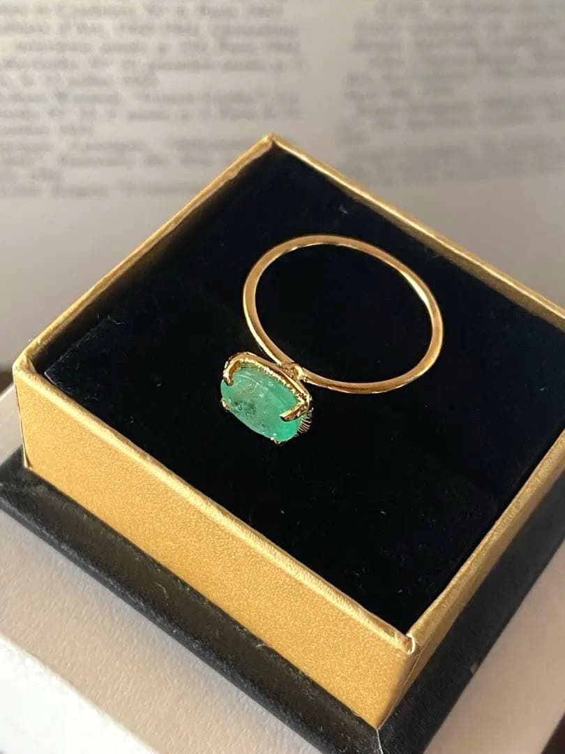 ぽー　エメラルド高貴リング