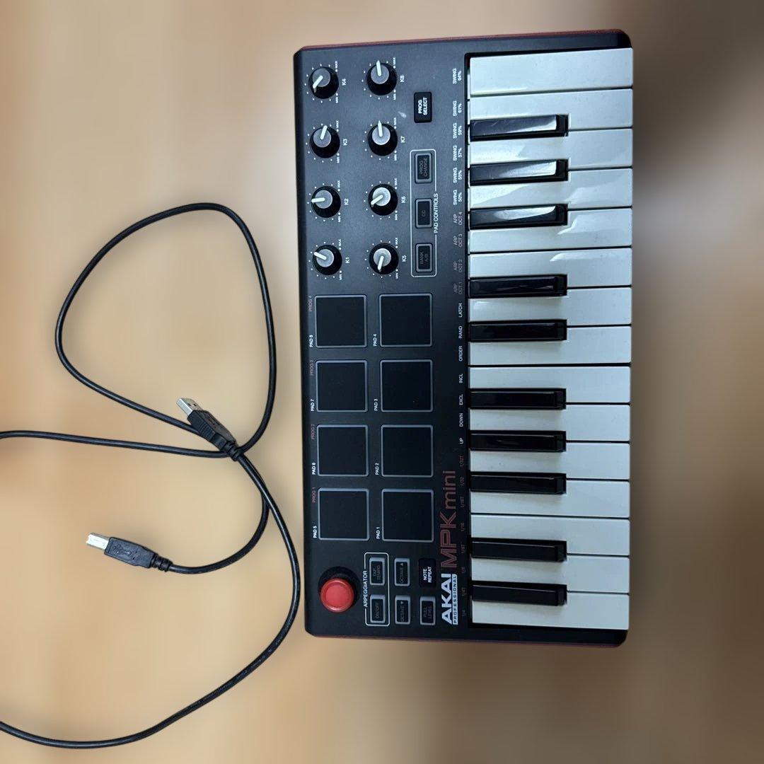 AKAI MPK mini MIDIキーボード