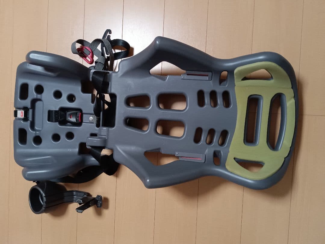 Combi 車用チャイルドシート グレー　ジョイトリップ