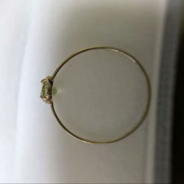 k10 華奢リング　ペリドット　ラウンド4ミリ　11号　ブルーオパールおまけつき