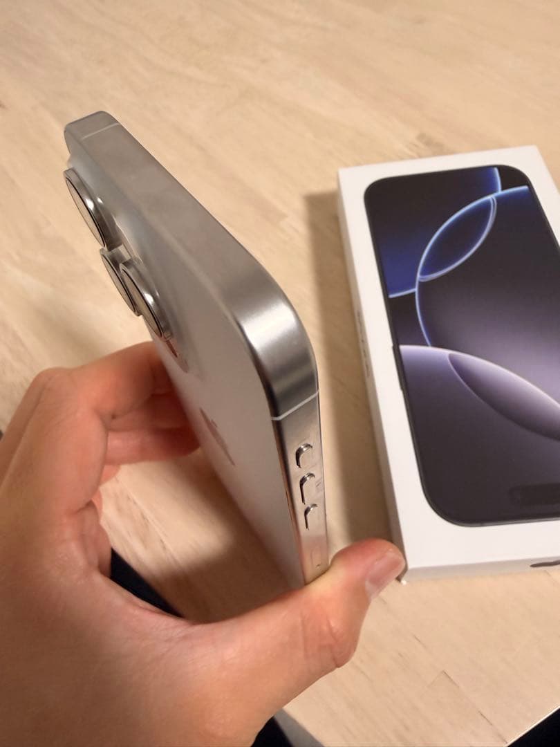 【美品】Apple iPhone 15 Pro 128GBホワイトチタニウム