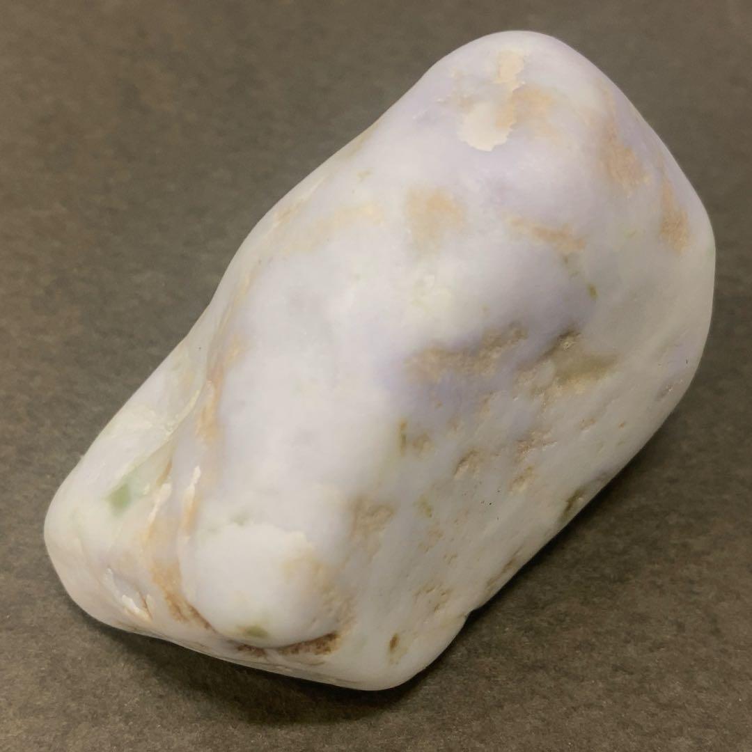 希少品　糸魚川翡翠　妖精ラベンダー　海石　特大　182g