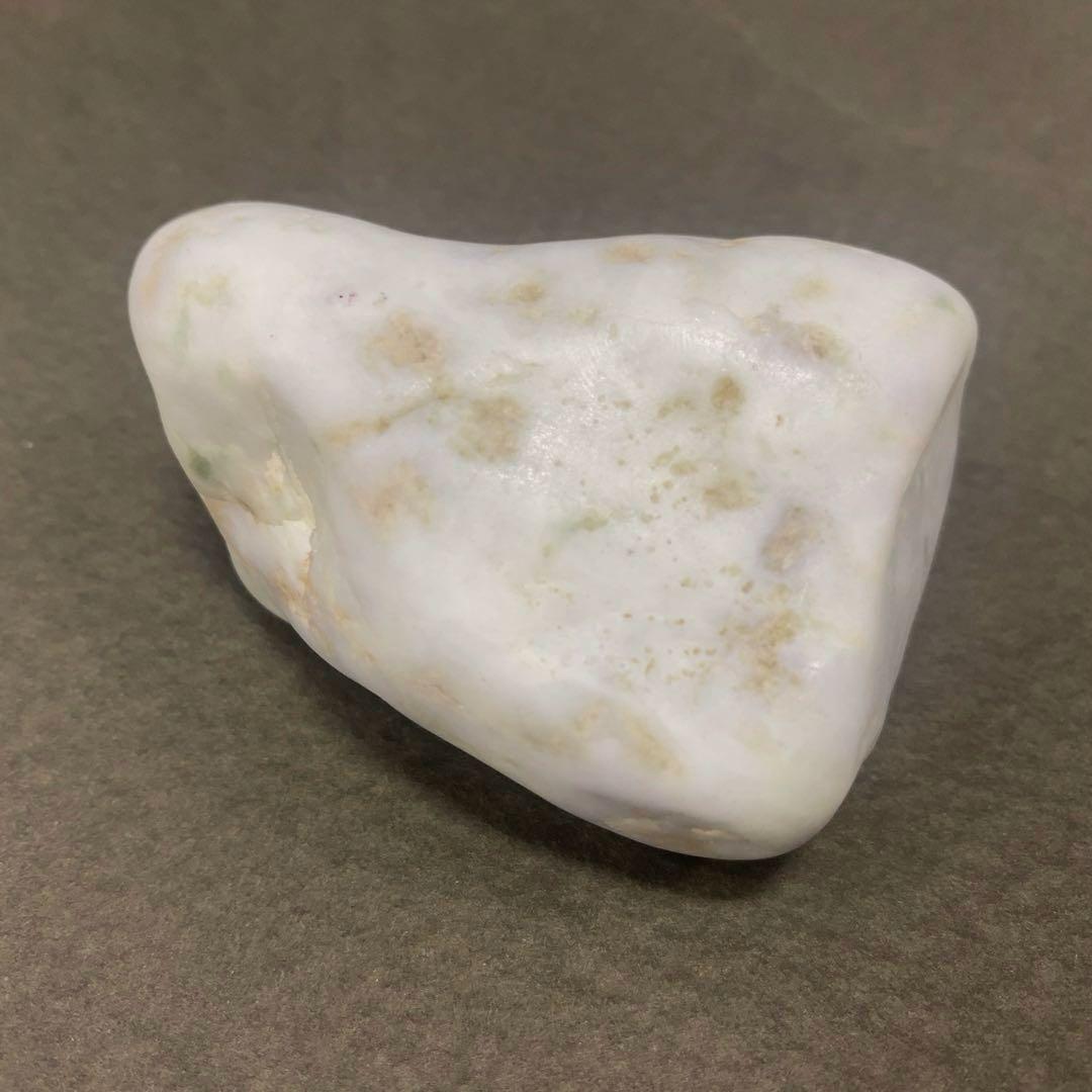 希少品　糸魚川翡翠　妖精ラベンダー　海石　特大　182g