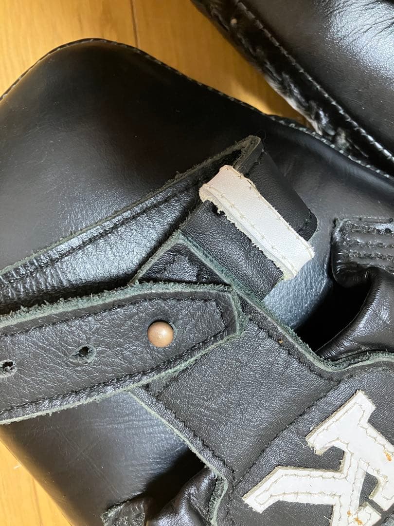 K 黒 パンチングミット