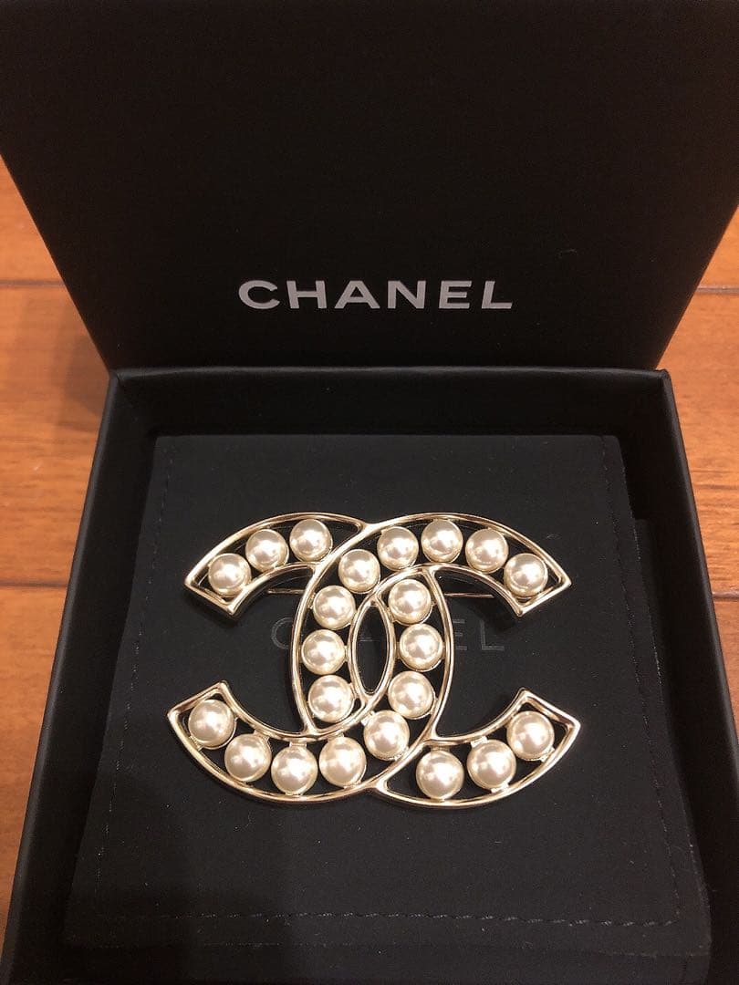 CHANEL ブローチフェイクパール
