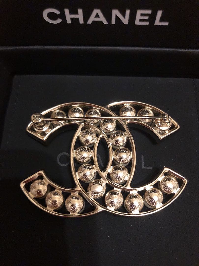 CHANEL ブローチフェイクパール