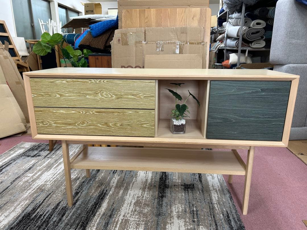 モデルルーム展示品メイプル色のキャビネット