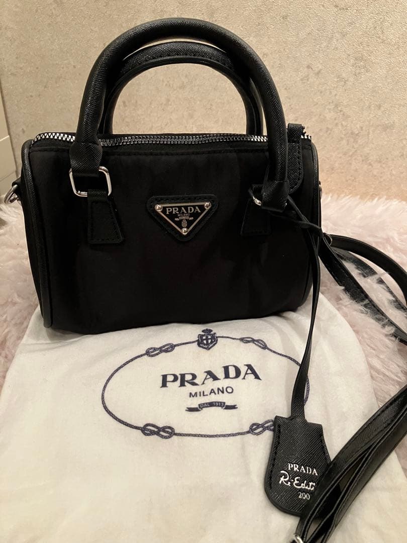 ブラック ハンドバッグ