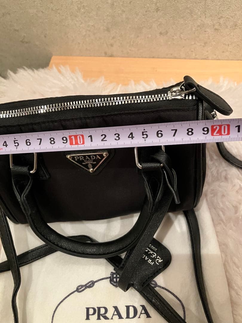 ブラック ハンドバッグ