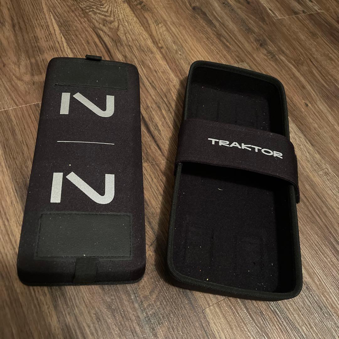 TRAKTOR KONTROL X1 MKII DJコントローラー