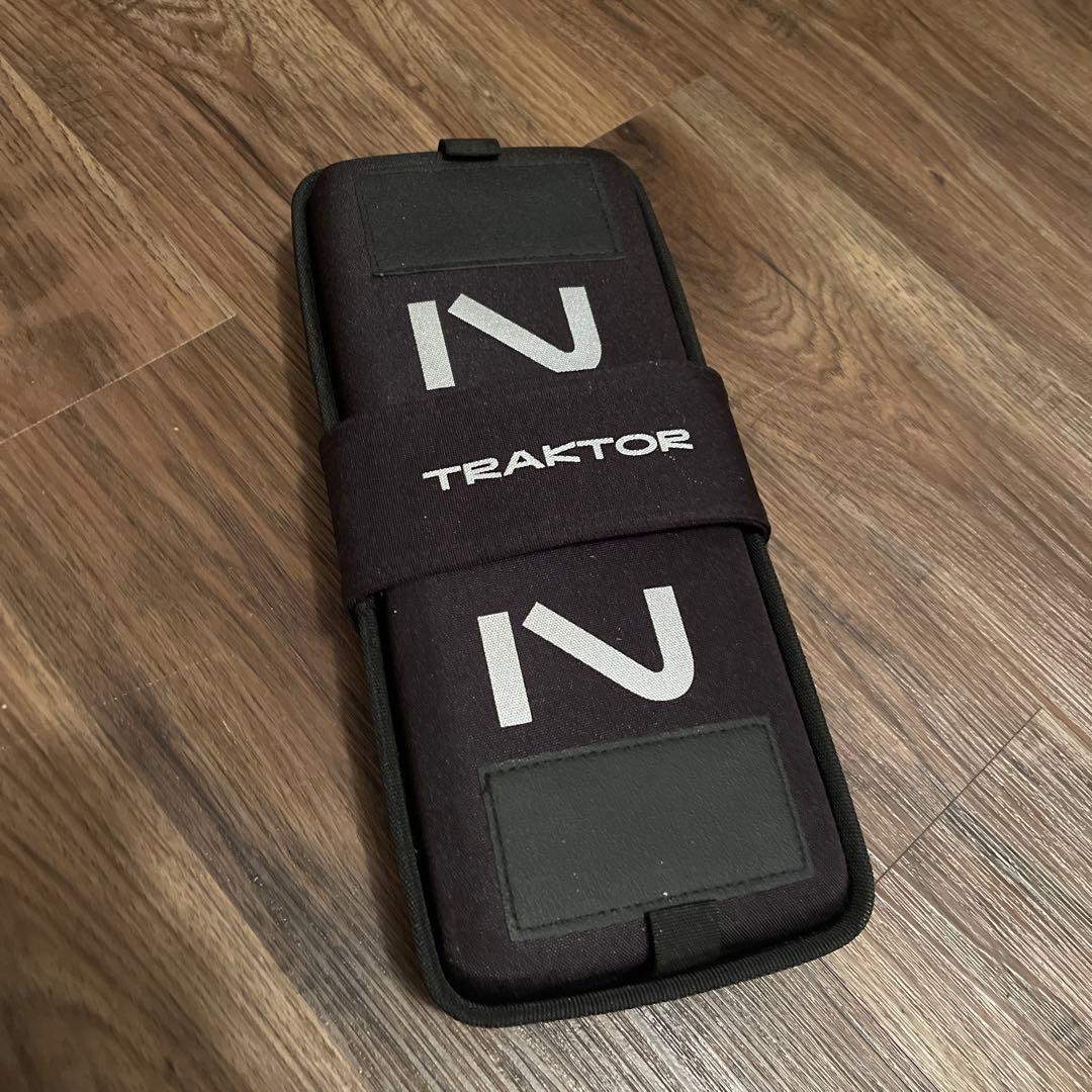 TRAKTOR KONTROL X1 MKII DJコントローラー