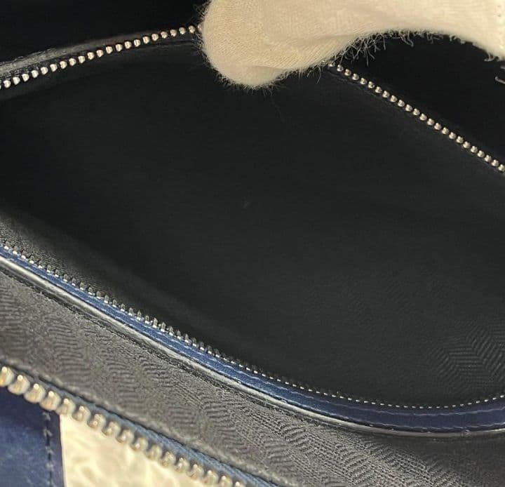 【マリエモーン】ロエベ　ニュートレド　ロゴ型押し 牛革