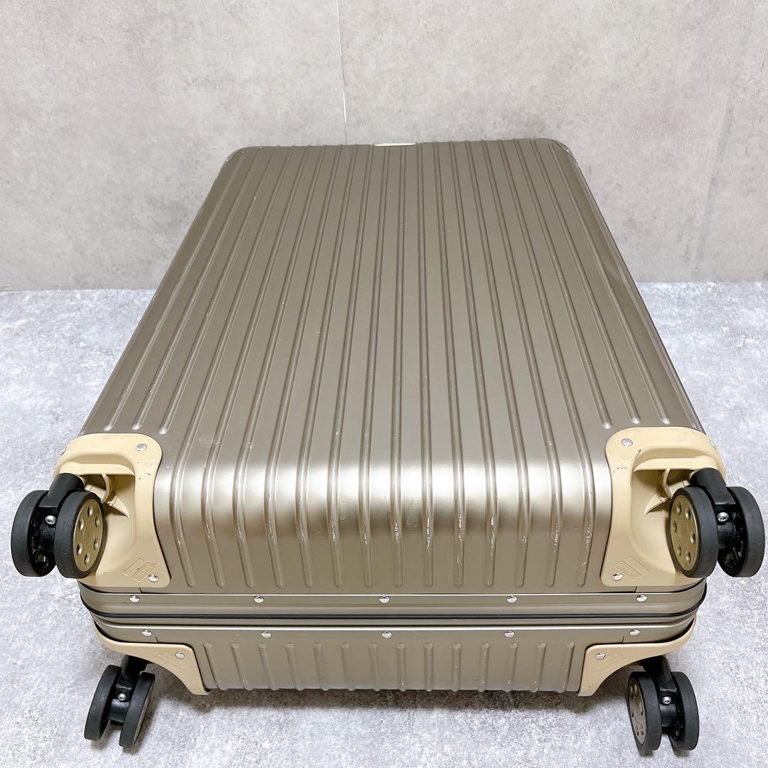 リモワ トパーズ チタニウム キャリー スーツケース アルミ 電子タグ 4輪