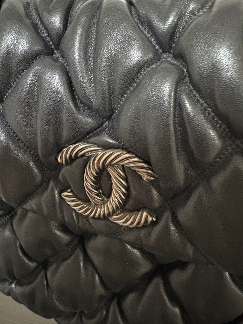 ジ*ー様 CHANEL バブルキルトチェーンショルダーバッグ