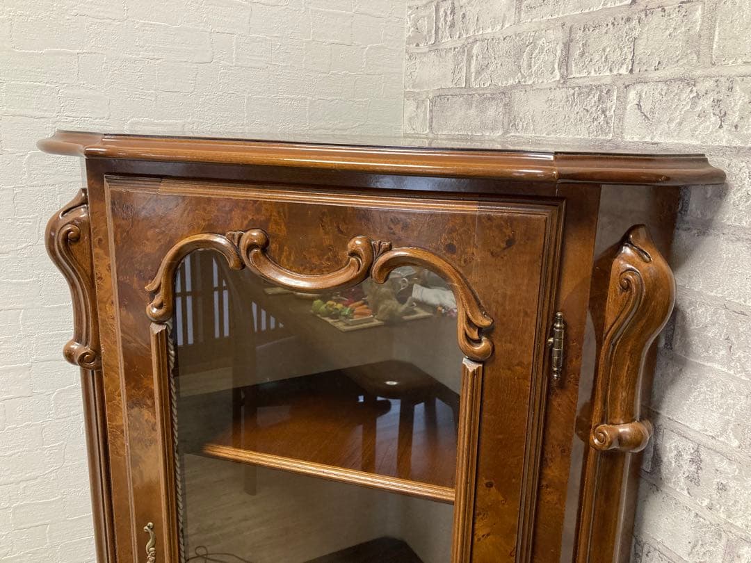 アンティーク大型キャビネットです。 サイズ:73×奥行き52高さ122.5cm