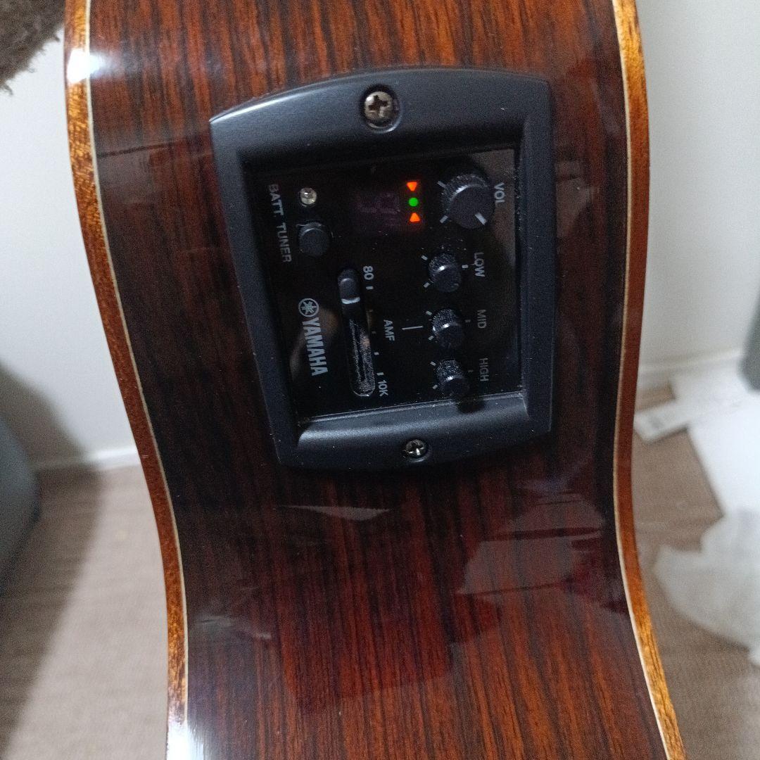 Yamaha アコースティックギター カッタウェイ