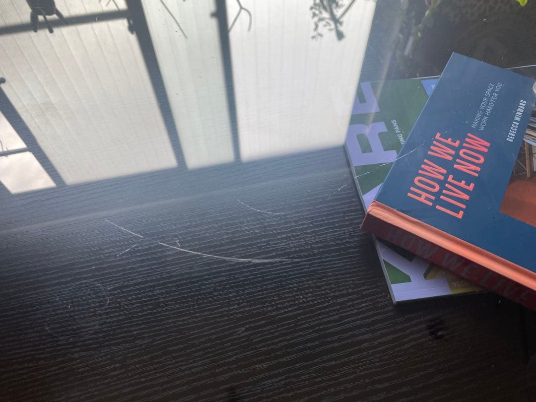 ガラスと木製の正方形センターテーブル