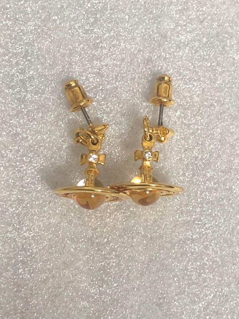 ヴィヴィアンウエストウッド　ピアス　オーブ　ゴールド色
