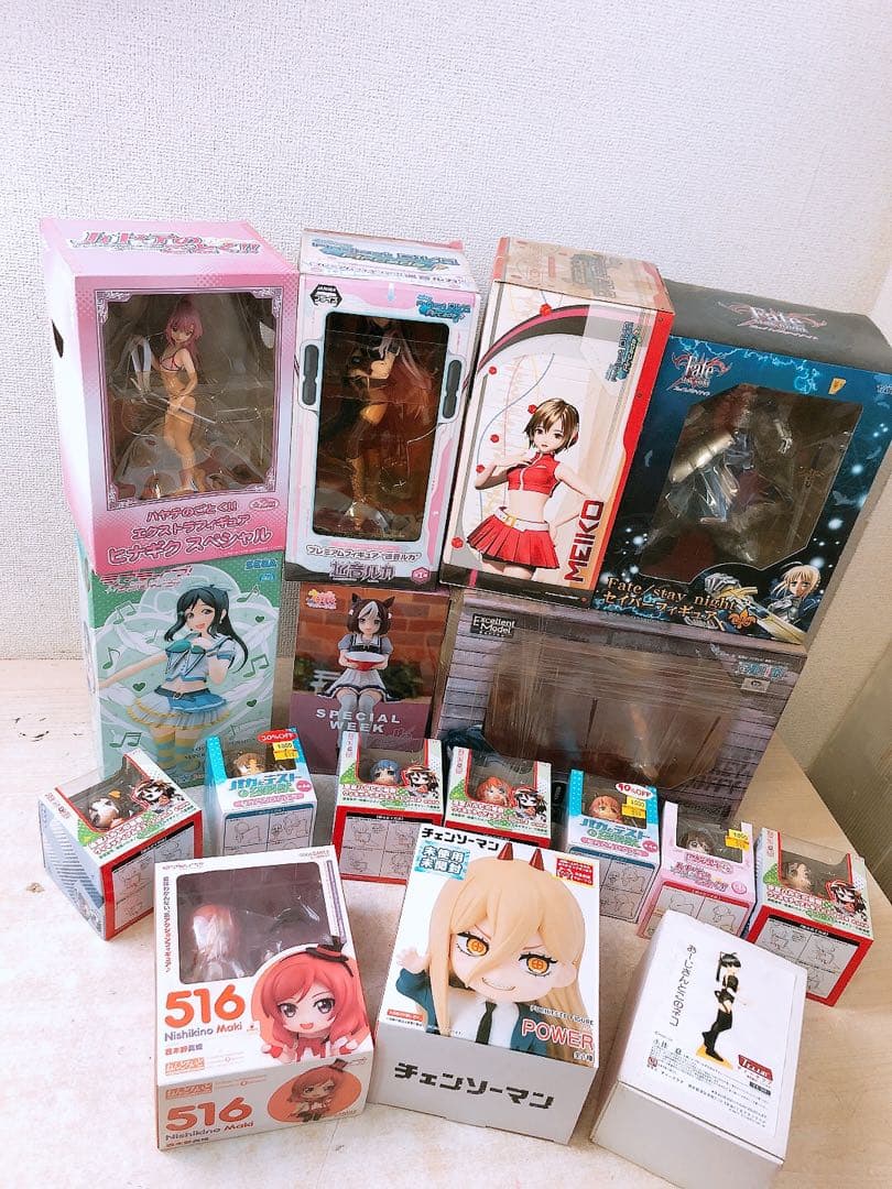 d*9様 いろんなフィギュア 17箱まとめ★チェンソーマン ラブライブ 涼宮ハル