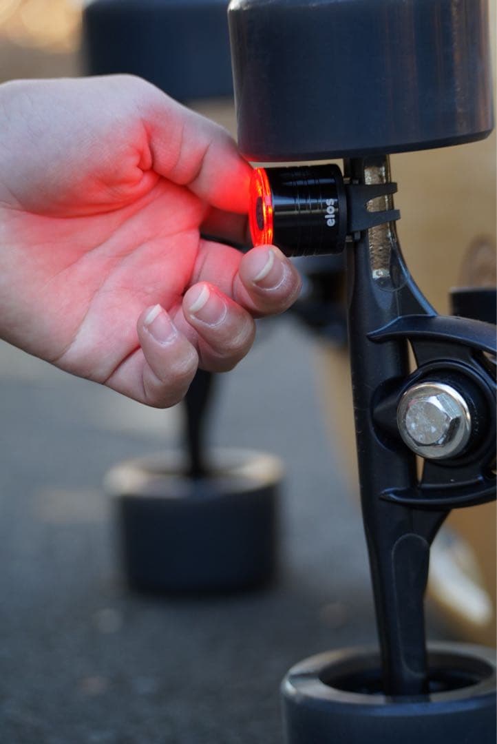 美品 elos スケートボード/LEDライト付き/袋付き