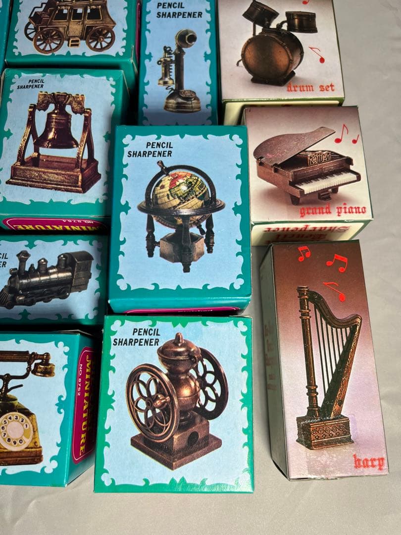 アンティーク　ダイキャスト　ミニチュア　ペンシル　シャープナー　19種類