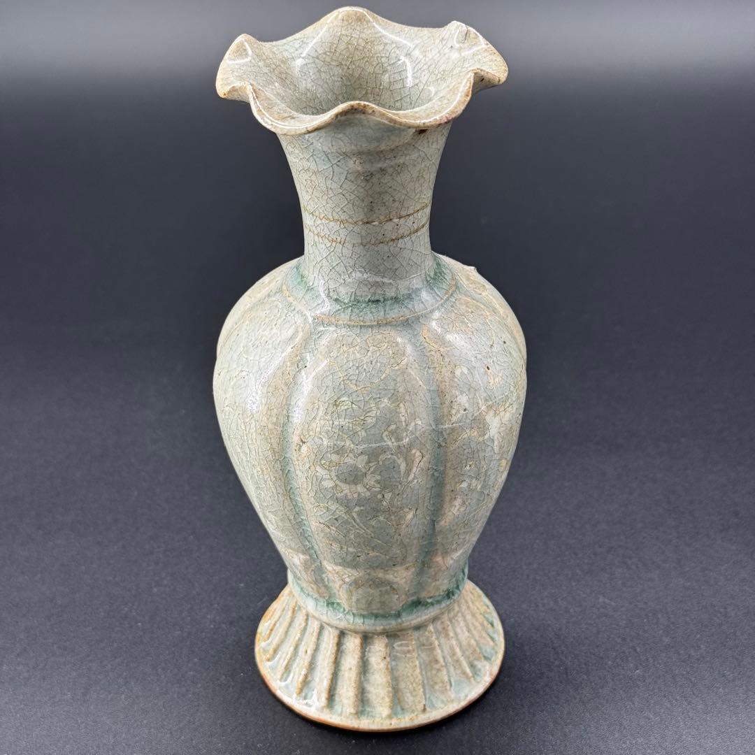 青磁象嵌　花入