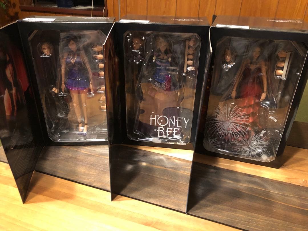 プレイアーツ 改　ファイナルファンタジー 7 クラウド、エアリス 、ティファ