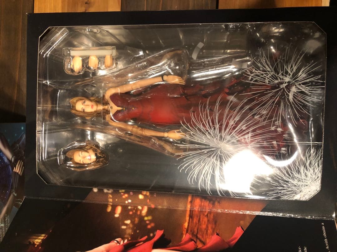 プレイアーツ 改　ファイナルファンタジー 7 クラウド、エアリス 、ティファ