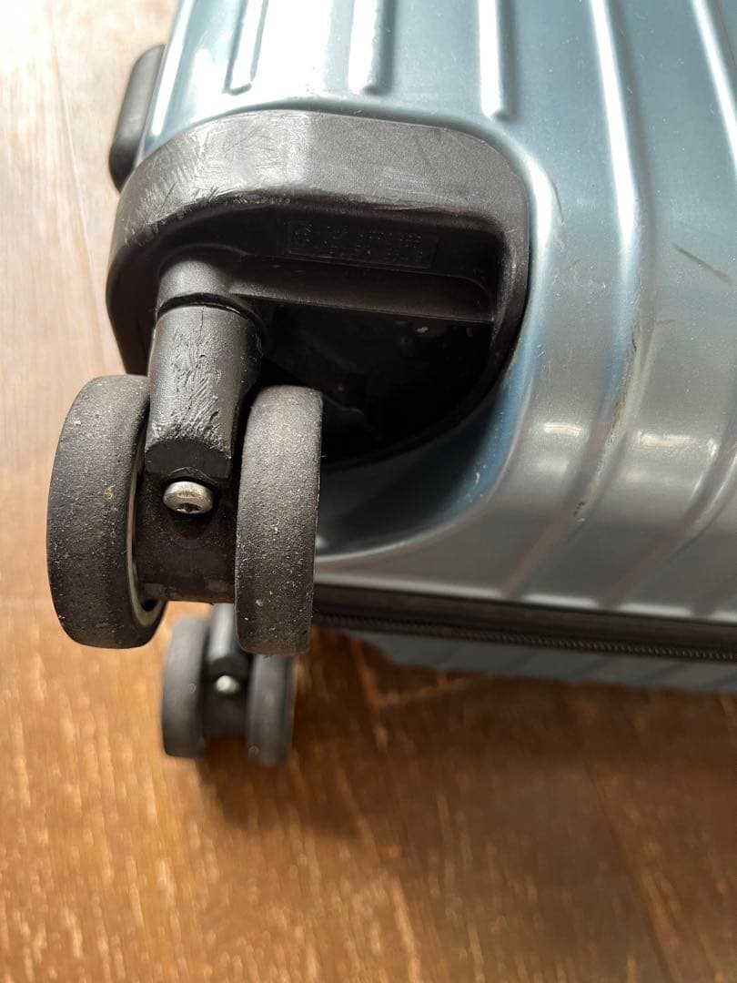 RIMOWA ライトブルー キャリーケース 機内持ち込みサイズ