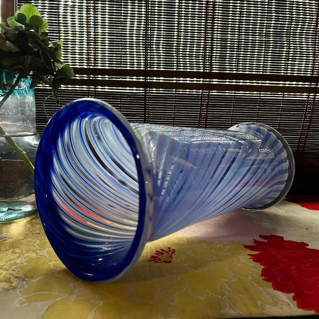 骨董　時代ガラス　希少　流線　スパイラル　反り口　円柱型　筒型　花器　花瓶