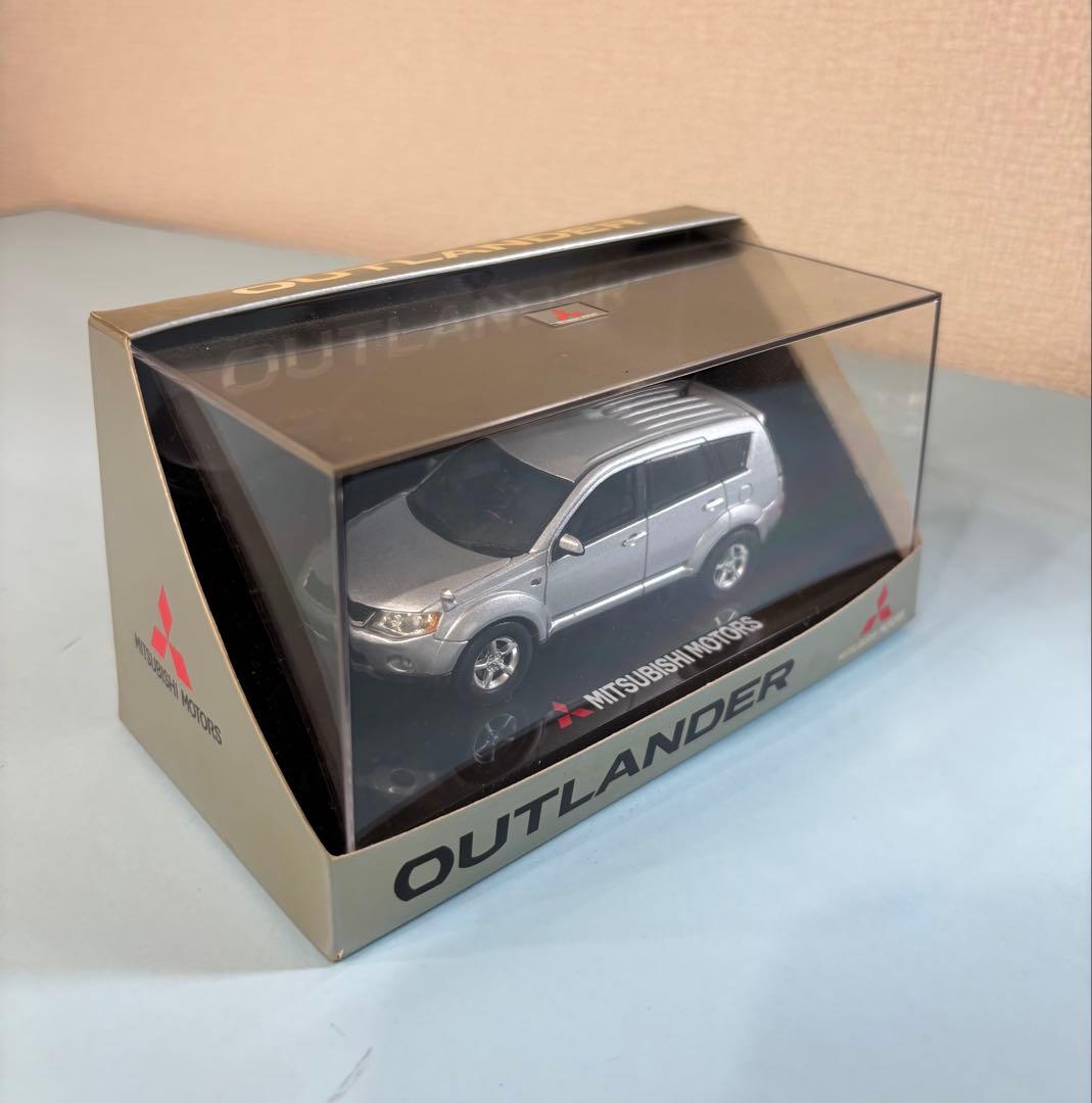 ミニカー　三菱　車種：OUTLANDER　＃⑭