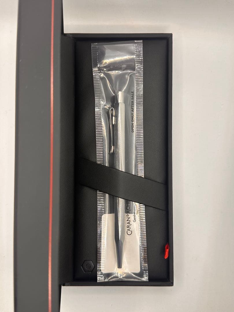 新品　カランダッシュ　エクリドールボールペン　レトロシルバー　CARANACHE