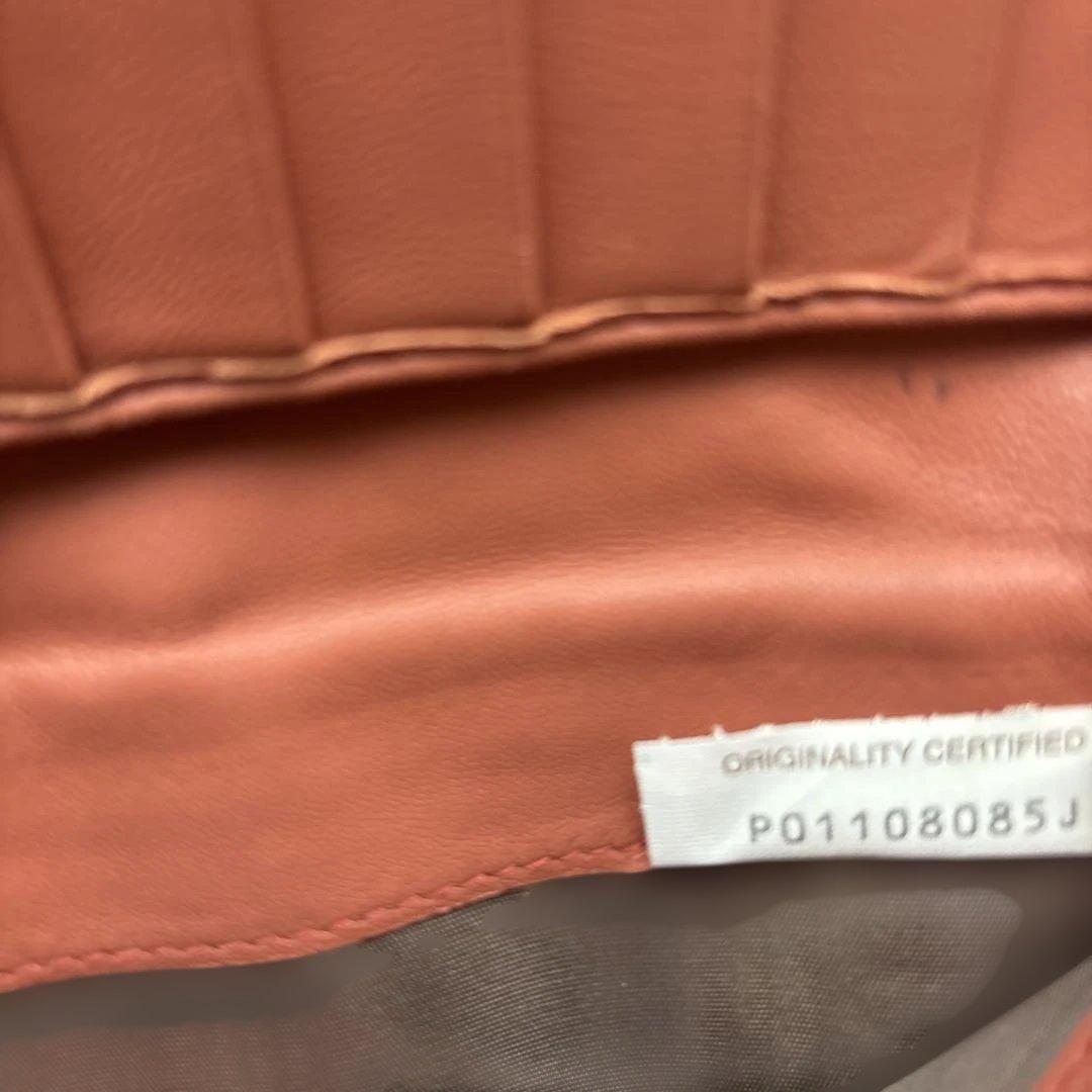 ◆正規品◆ボッティガヴェネタイントレチャート 二つ折りサイフ